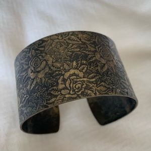 Beautiful bronze floral cuff bracelet!